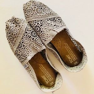 TOMS crochet gray classics